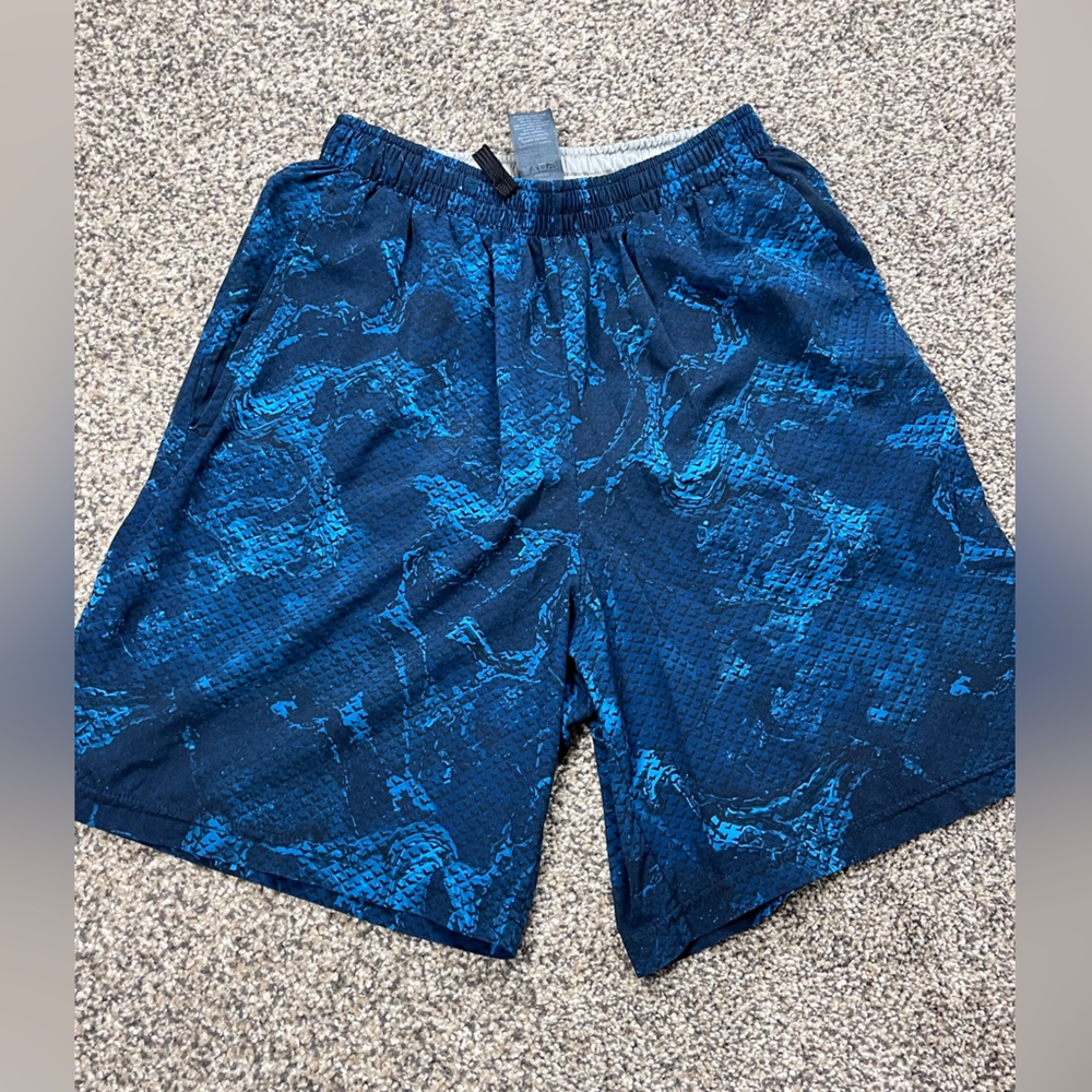 Men’s athletic shorts size small, workout shorts